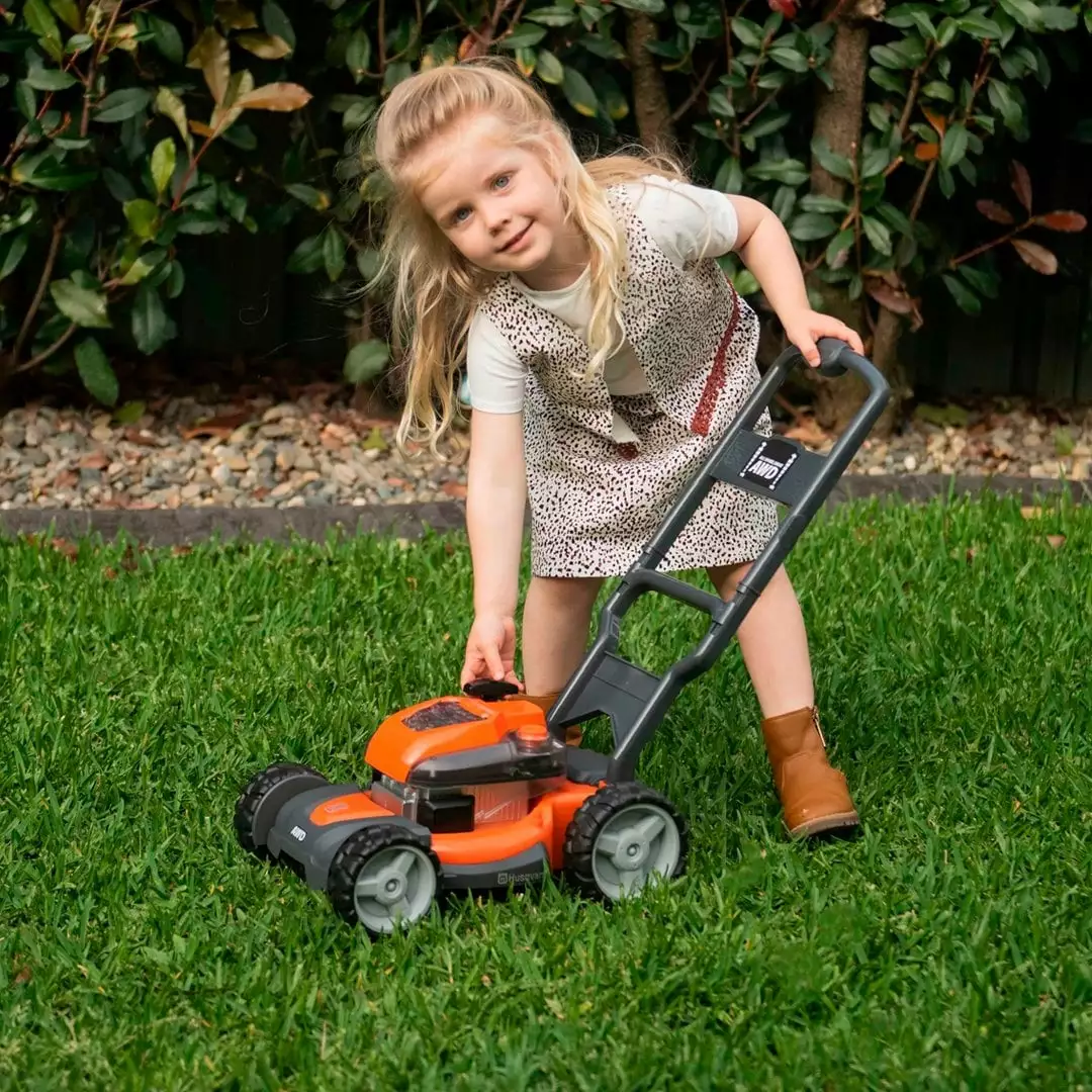 Husqvarna Toy Lawn Mower 5 Husqvarna Toy Lawn Mower