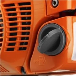 Power Equipment Husqvarna 562XP Chainsaw