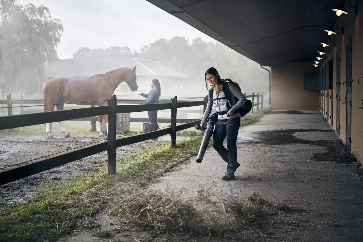 Leaf Blowers Husqvarna 340iBT Backpack Battery Blower (Skin Only) 6 Leaf Blowers Husqvarna 340iBT Backpack Battery Blower (Skin Only)
